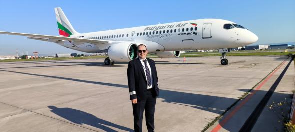 Дечо Щърбанов, командир на Еърбъс А220: „Авиацията е в кръвта ми – да бъдеш пилот е отговорна мисия!“